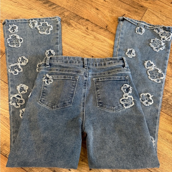 Tractr Blue Floral Embroidered Wide Leg Jeans - Picture 3 of 3